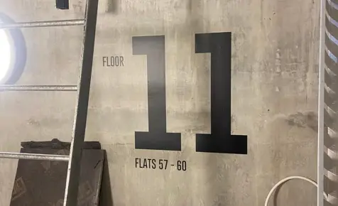 High-Tack Vinyl Letters – Extra-Strong Adhesion